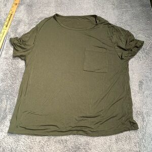 Cozy earth green tee small